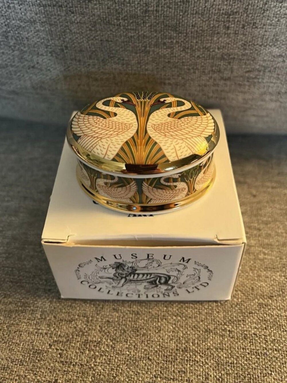 NEW Museum Collections Swans And Bullrush Oval Trinket Box